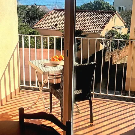Apartament A Erbalunga Face A La Brando